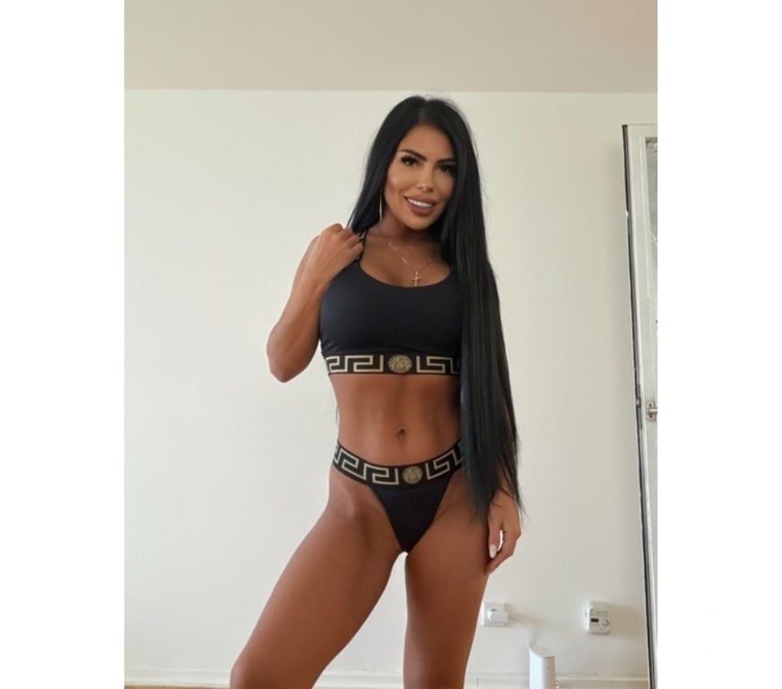 Escorts Greater Manchester Wigan - Photos for Incalls and outcalls