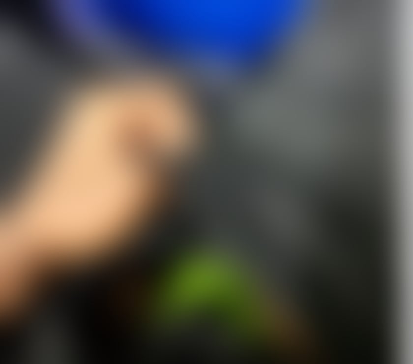 Black sub looking for tops