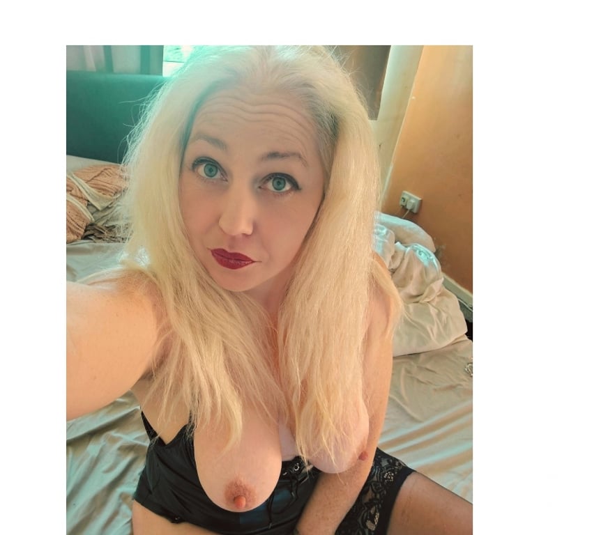 Escorts Torfaen - Wales Blaenavon - Torfaen - Photos for Experienced Welsh Escort