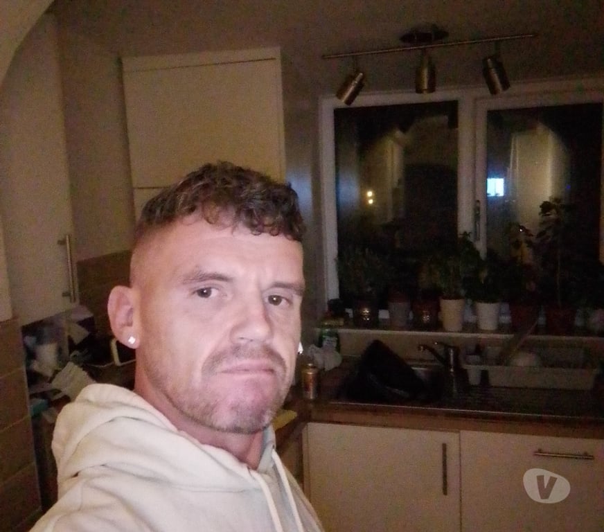 Men Seeking Women Lancashire Fylde - Photos for Creative seeks connection