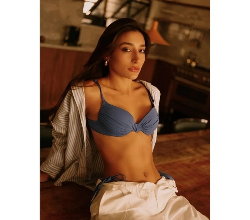 Escorts Hertfordshire St. Albans - Photos for NEW SEXY AND NAUGHTY GIRL CLEO IN TOWN!!