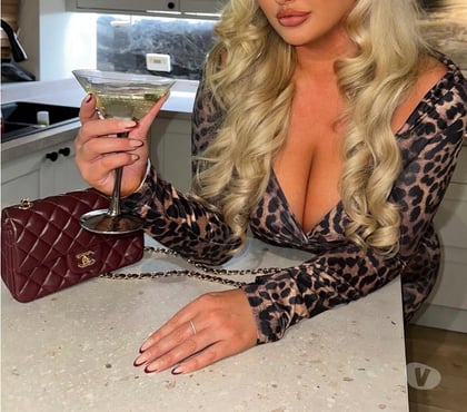 Escorts and Massages Pound Hill Crawley - Photos for 🎀Stop here🎀the best bj in town🎀party girl🎀