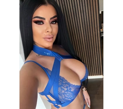 Escorts Aylesbury Buckinghamshire - Photos for Luxury Escort Bella OUTCALL ONLY