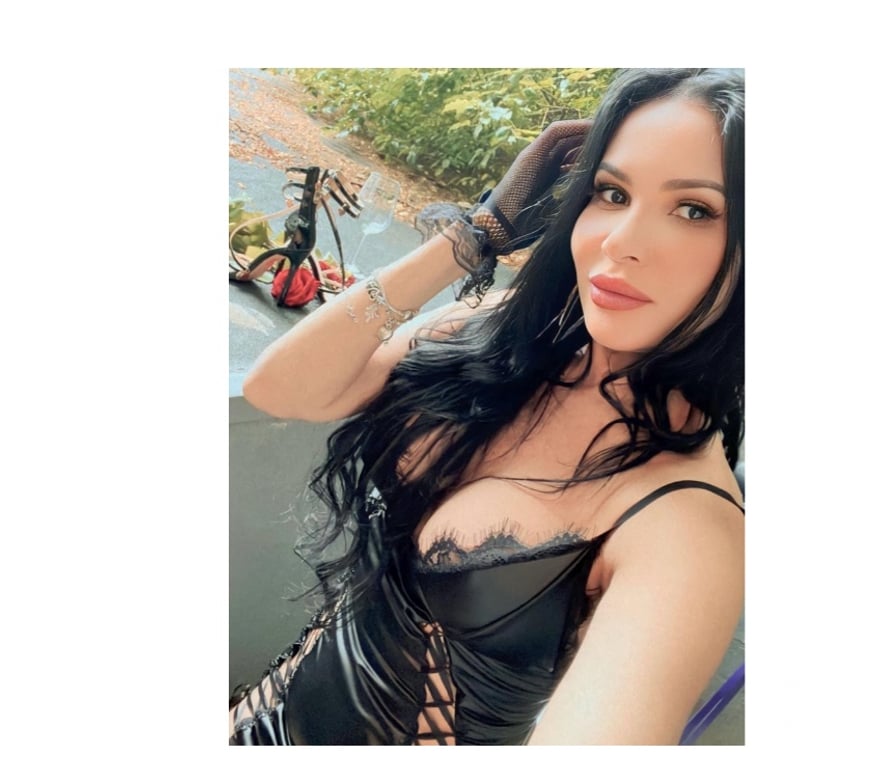 Escorts Essex Harlow - Photos for BRUNETTE BRASIL PARTY BIG BUM 🇧🇷🍾🎉🥂🍾