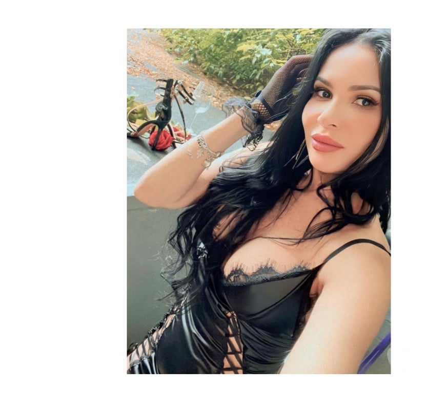 Escorts Essex Harlow - Photos for BRUNETTE BRASIL PARTY BIG BUM 🇧🇷🍾🎉🥂🍾