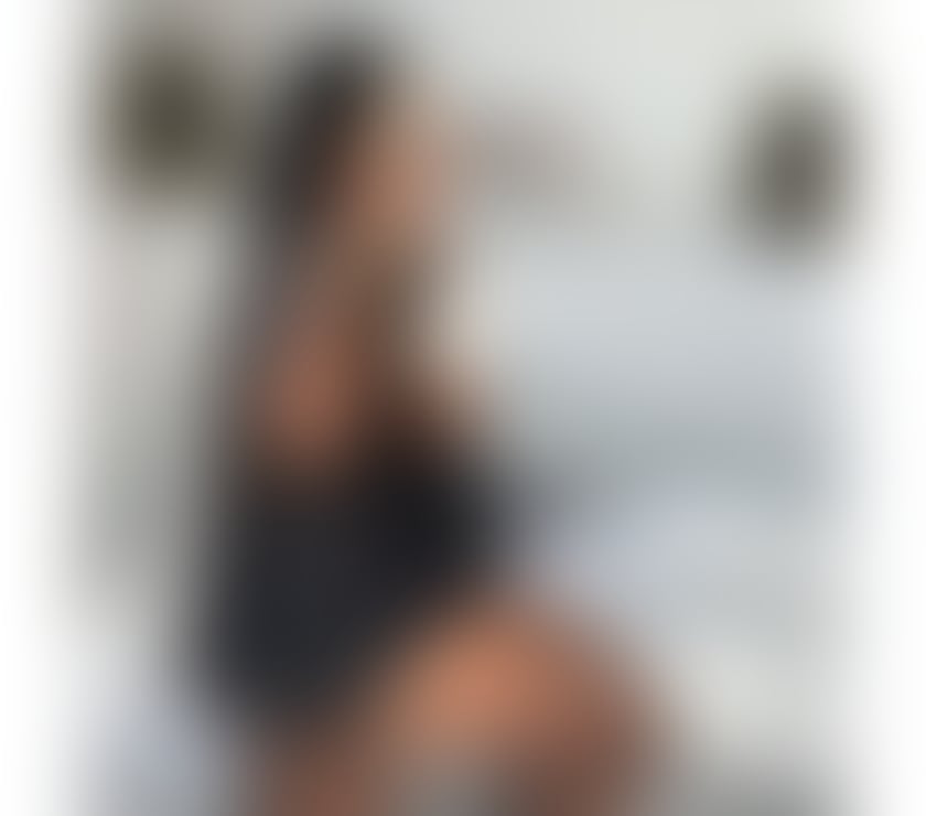 Brazilian brunette with silicone 🇧🇷🇧🇷🌶️