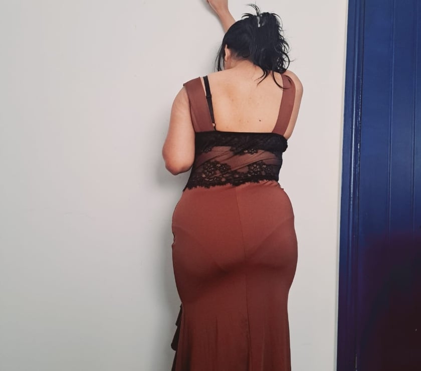 Escorts Greater Manchester Salford - Photos for I am sonia, new in your town. Hot indian sexy party girl