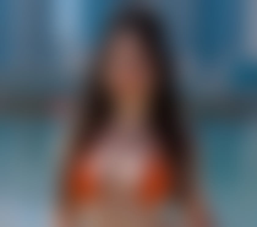 Escorts East London Canary Wharf Station - East London - Photos for Natalia Brunette, High-Class Companion, Party Girl & VIP