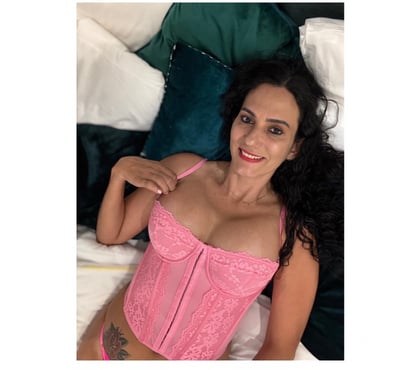 Escorts Luton Town Centre Luton - Photos for Fernanda party 🎉 24 hs 🎉