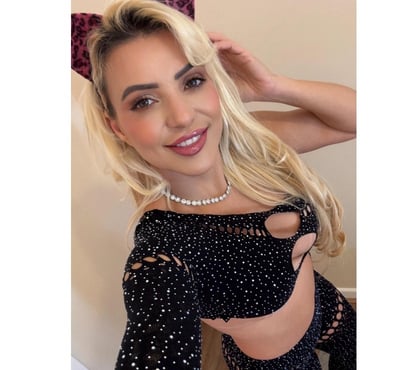 Escorts Sutton Town Centre Sutton - Photos for Hot blonde Cristal,