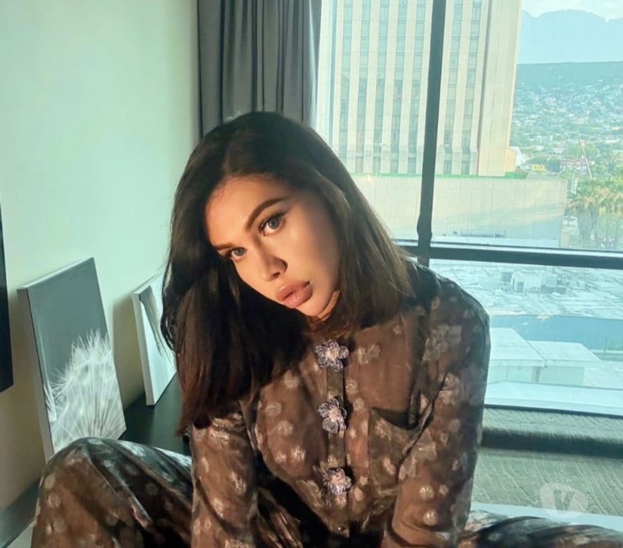 Escorts East London Canary Wharf - DLR Station - East London - Photos for Party girl just outcall xxx