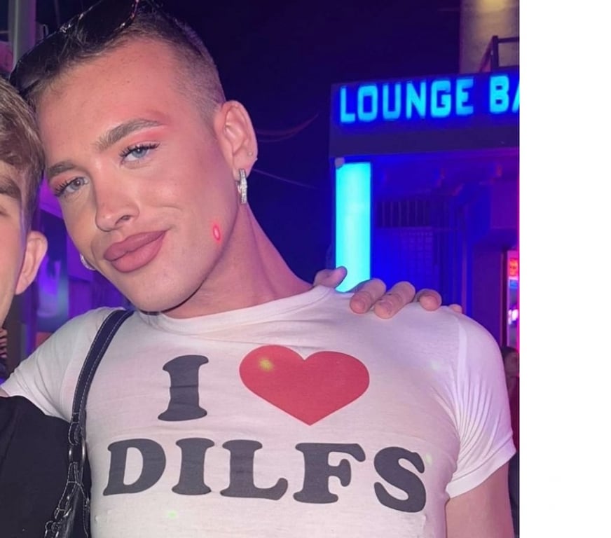 Trans Escorts Kent Folkestone and Hythe - Photos for Curvy fem tv available tonight