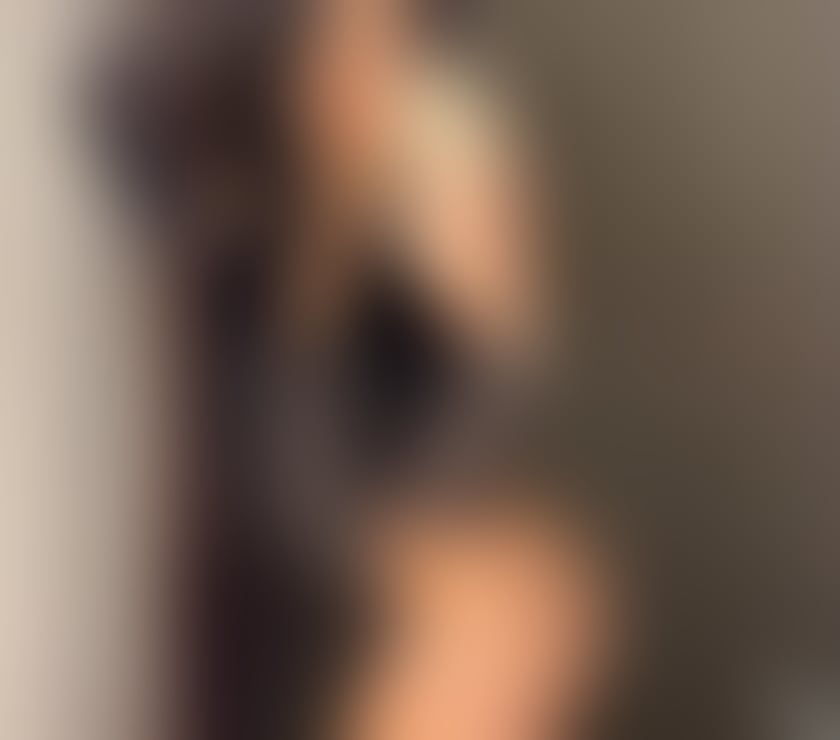 Escorts High Wycombe Buckinghamshire - Photos for EMMA 🍑 Party girl 🥂 WET and HORNY 💦