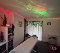 Deep connection for Top and bottom massage services is avail