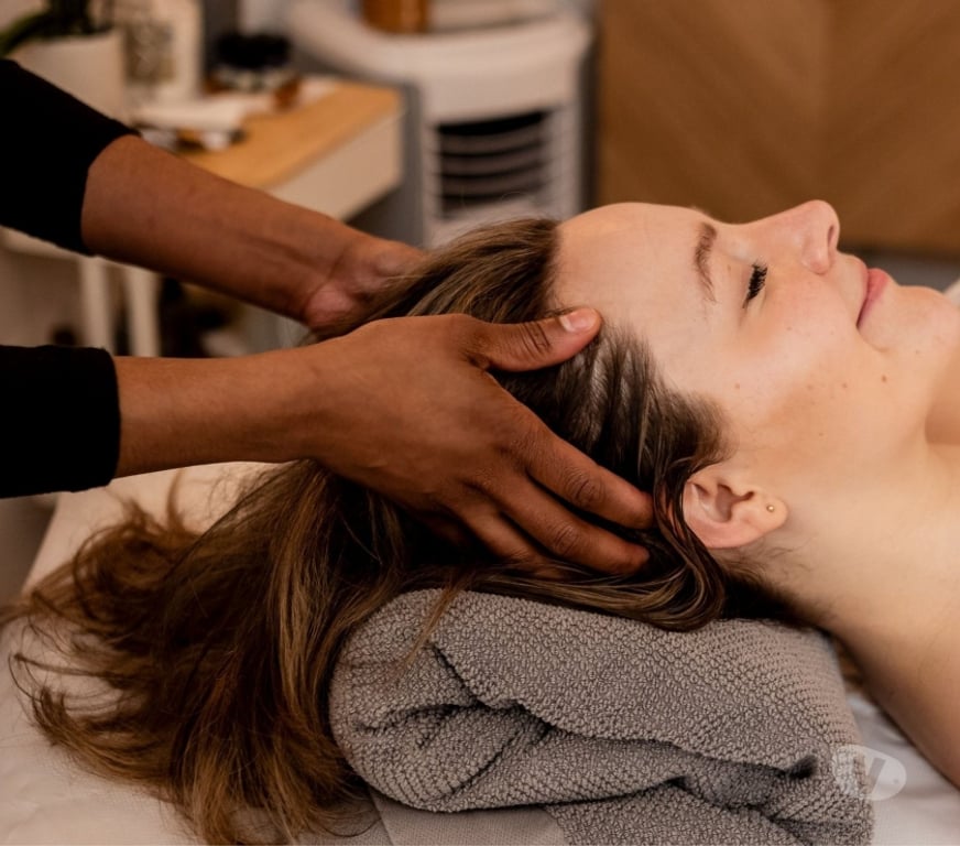 Full body massage West Midlands Birmingham - Photos for Relaxing body massage by male massage therapist beven