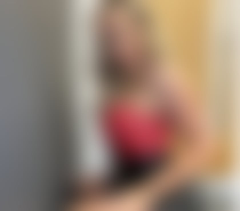 Top class blonde new in town