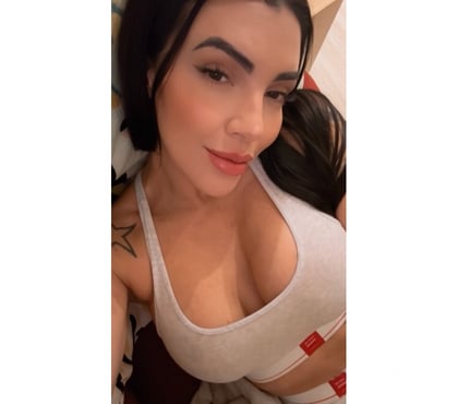 Photos for Maia - Party Girl and Girlfriend