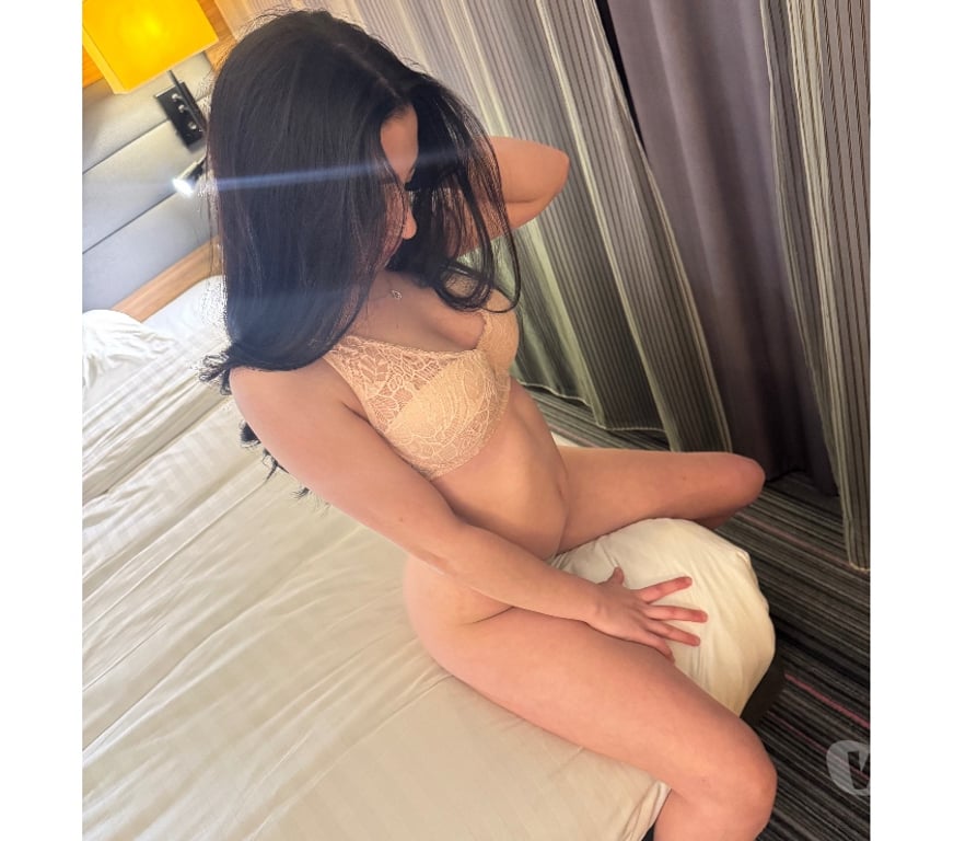 Escorts West London Hillingdon - Photos for Im first time UK☺️ 😘