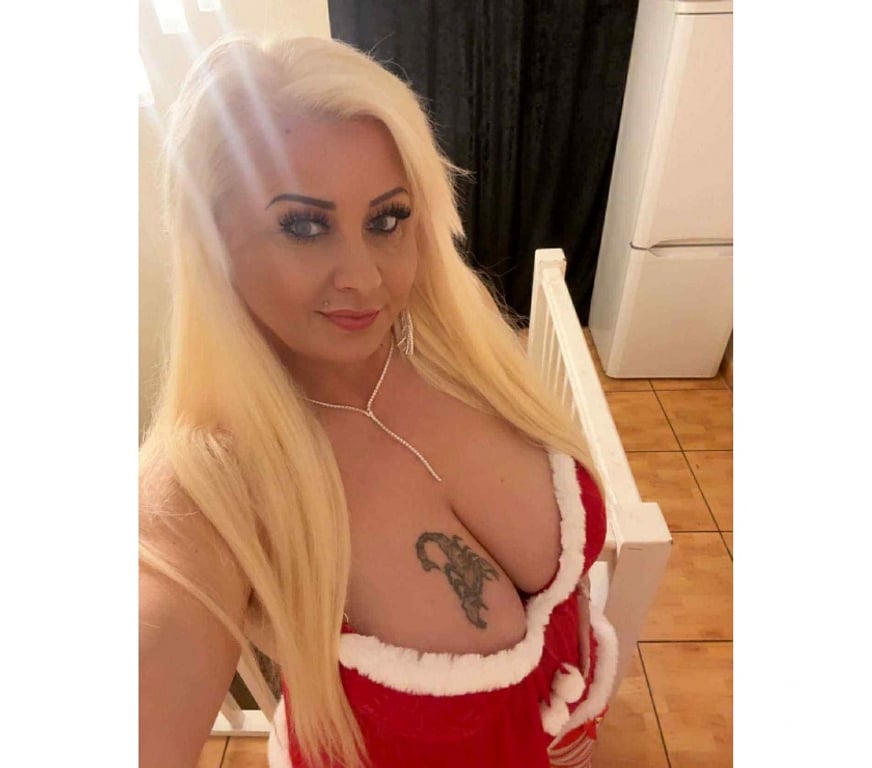 Escorts East London Goodmayes Station - East London - Photos for Hot Amanda Milf Big natural boob's relax massage gfe