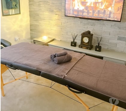 Massage Dunstable Central Bedfordshire - Photos for Male Massage 4 Hands - Male Therapists.