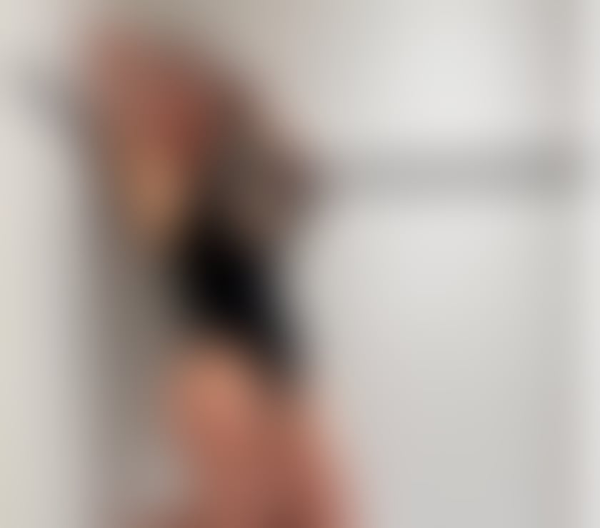 Relaxing and Revitalising Massage by English Sadie!