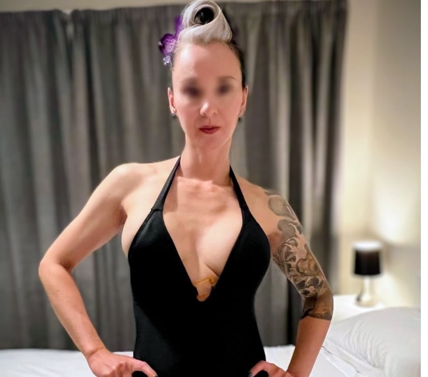 Escorts Gloucestershire Cheltenham - Photos for Relaxing and Revitalising Massage by English Sadie!