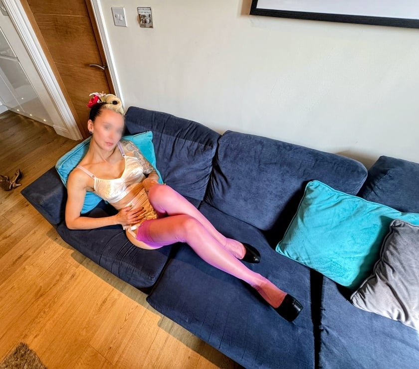 Escorts Gloucestershire Cheltenham - Photos for Relaxing and Revitalising Massage by English Sadie!