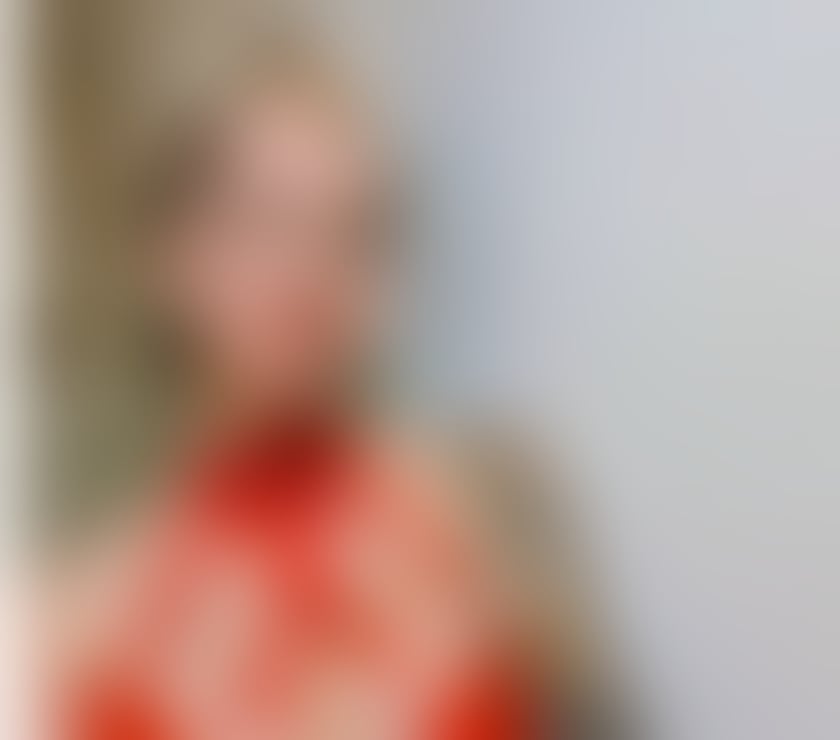 Escorts Gloucestershire Cheltenham - Photos for Relaxing and Revitalising Massage by English Sadie!