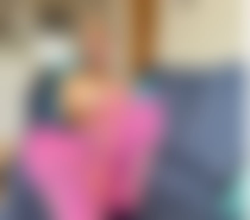 Escorts Gloucestershire Cheltenham - Photos for Relaxing and Revitalising Massage by English Sadie!