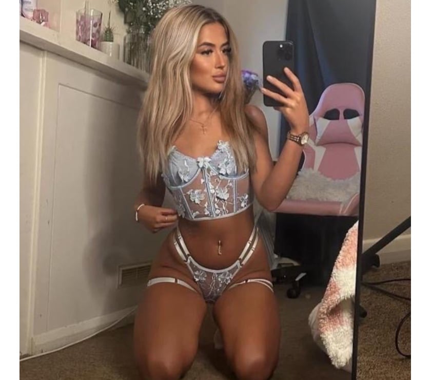 New girl in town for incall and outcall 🤩