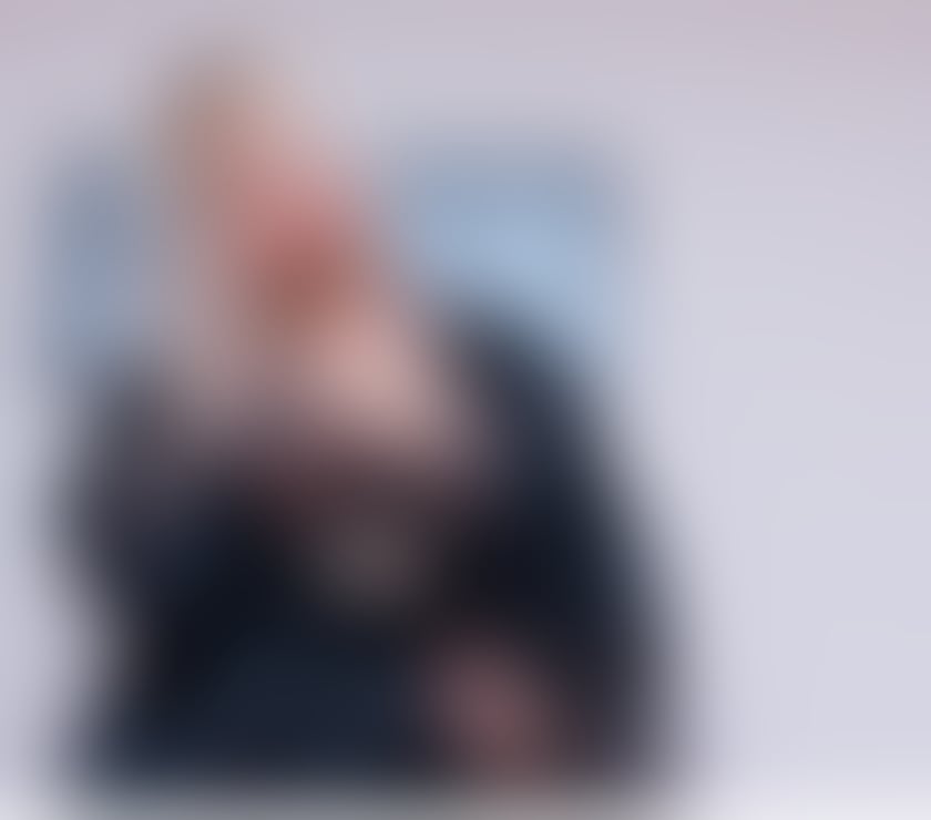 ♥️ Hi Guys My name is Mia!♥️