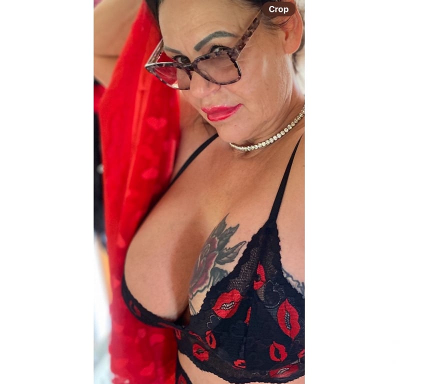 Escorts Wokingham Woosehill - Wokingham - Photos for BRITISH BUSTY MILF HERE NOW READY AND WAITING CALL NOW