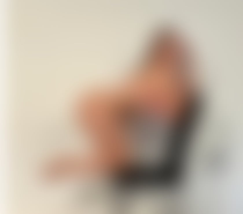 Escorts Greater Manchester Manchester - Photos for Carol-Elegant, Sweet & Discreet • New in the Area