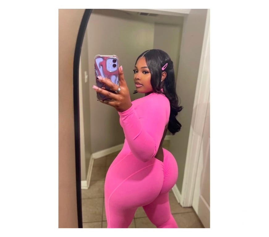 Escorts Slough Slough Town Centre - Slough - Photos for Hot girl only this week! im LATIN girl ith big boobs party