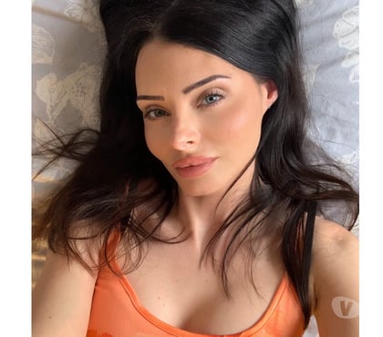 Photos for Curvy English Brunette - Vid calls and texting