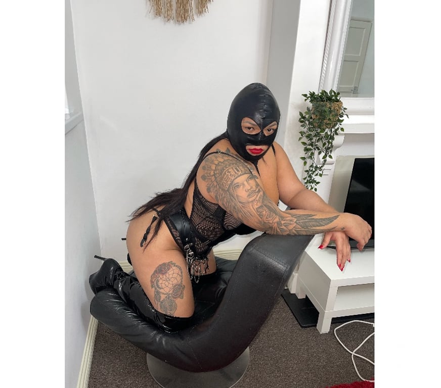 Trans Escorts West London Hillingdon - Photos for TS Letícia queen domination 😈🔥🖤