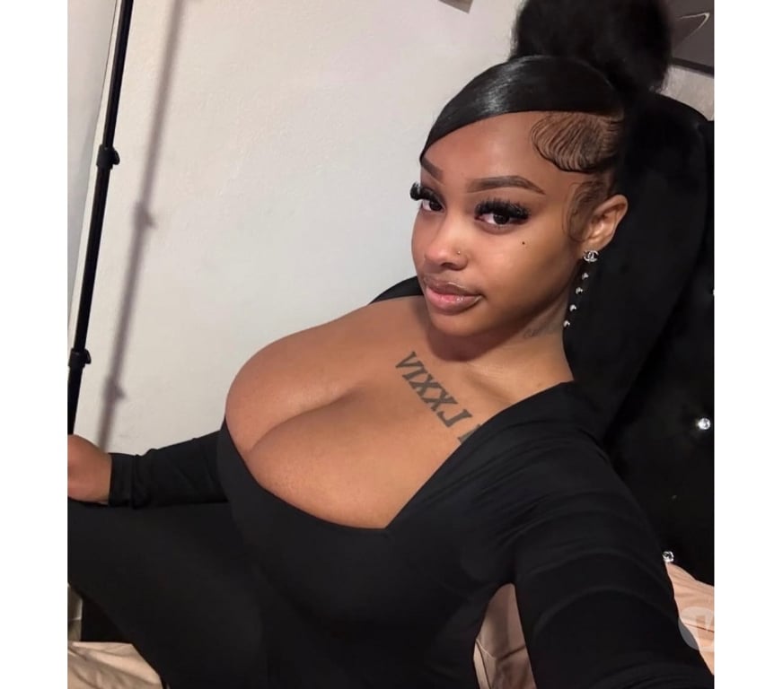 Escorts South East London Elephant & Castle Station - South East London - Photos for 😎🥰 NEW GIRL SEXY NAUGHTY BIG BOOS 😎🥰