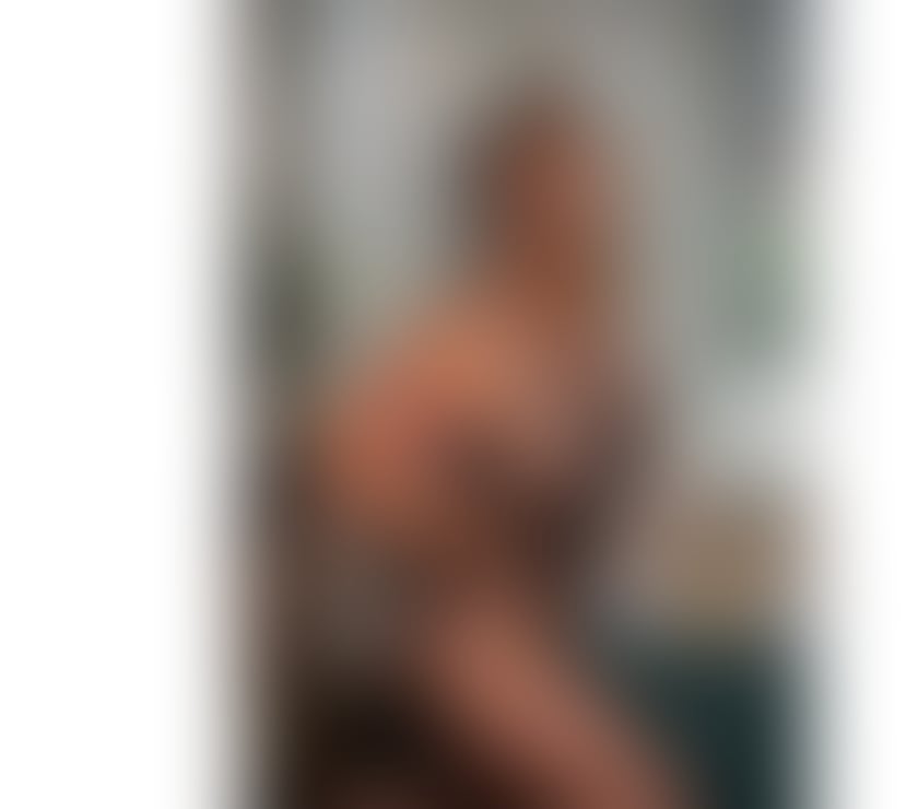 NEW IN TOWN MASSAGE AND STRAP-ON