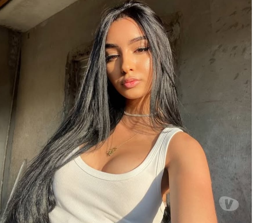 Escorts East London Canary Wharf Station - East London - Photos for 💋 Spontaneous Latina with a Flirty Edge