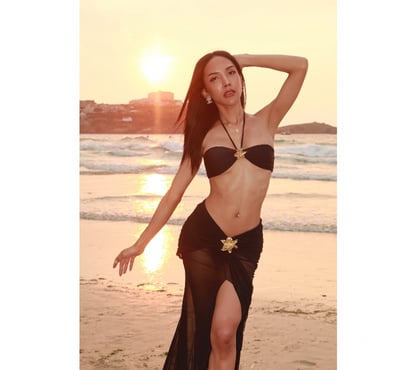 Transsexual Escorts Shoreditch High Street Station North London - Photos for Thai Model TS Emily