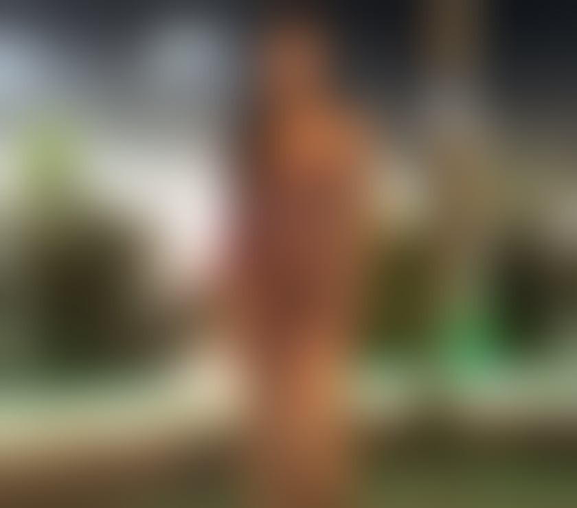 Escorts East London Canary Wharf Station - East London - Photos for YOUR LATINA BABE 🔥