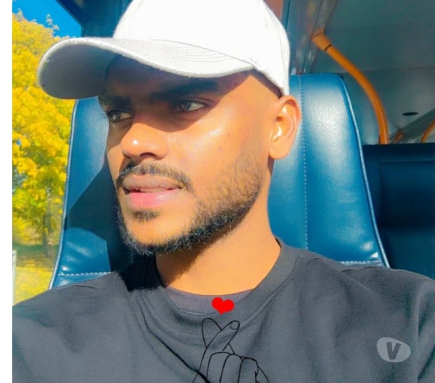 Escorts Lincolnshire Lincoln - Photos for “Friendly🫂 Fit & Open-Minded 💯– Let’s Connect”