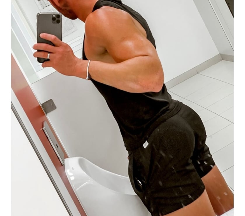 Escorts Bracknell Bracknell Forest - Photos for Latino Discreet XL BIG AND MUSCLE 🍆🔥 love party 🥂