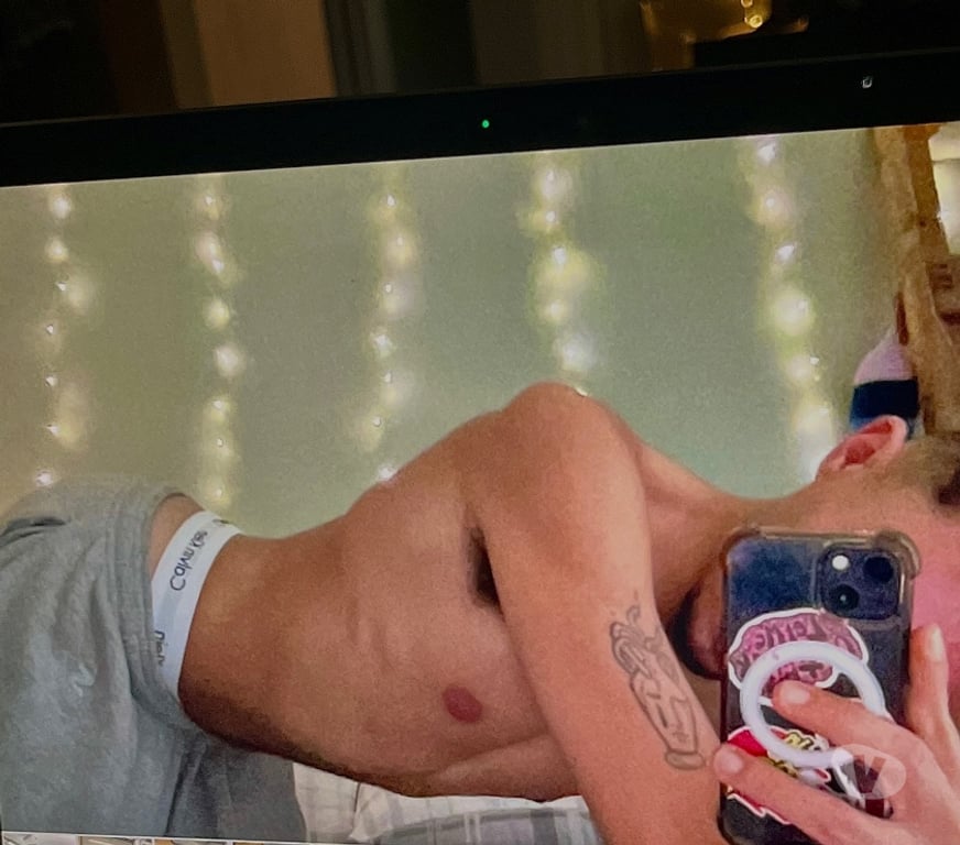  Gay massage Suffolk Mid Suffolk - Photos for YoungHungBigAss