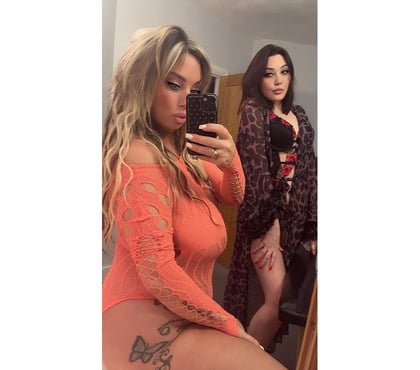  Escorts South Woodford East London - Photos for DOUBLE GIRL EROTIC MASSAGE 👯‍♂️ FEET 🦶 DOM