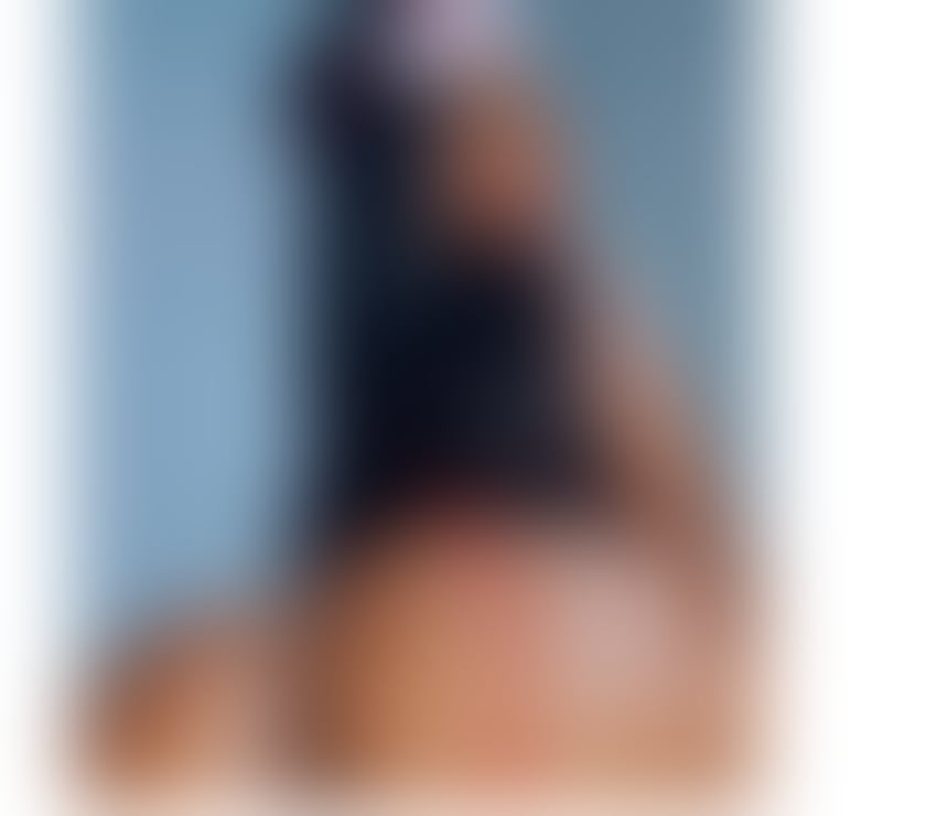 Photos for Brunette Queen of wow free