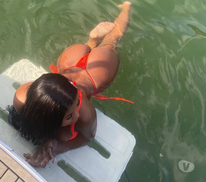 Escorts Lancashire Burnley - Photos for Big Ass Brunette - OWO FREE