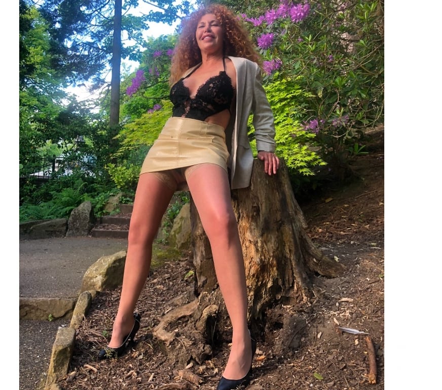 Escorts North London Enfield - Photos for EVE SECRETARY, DOMINATRIX, PARTY🇪🇸💄🍾