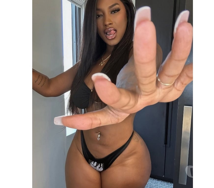 Escorts Hertfordshire Watford - Photos for 💦🍑🍑THE BIGGEST ASS IN TOWN🍑🍑💦