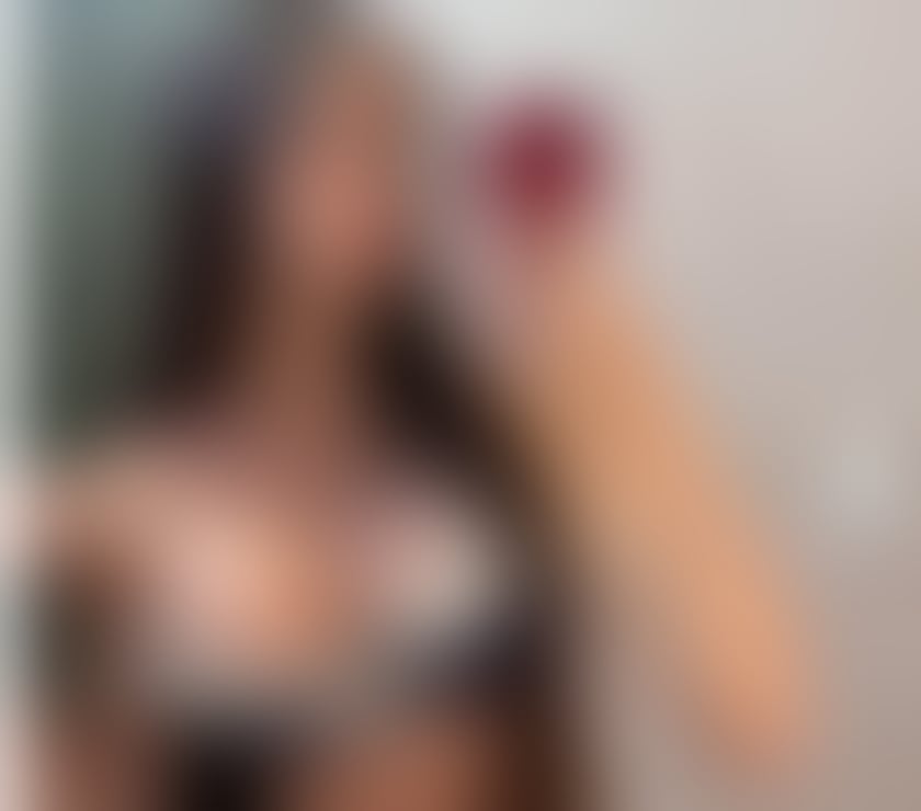 Julia party girl NEW IN TOWN BRAZILIAN 🇧🇷